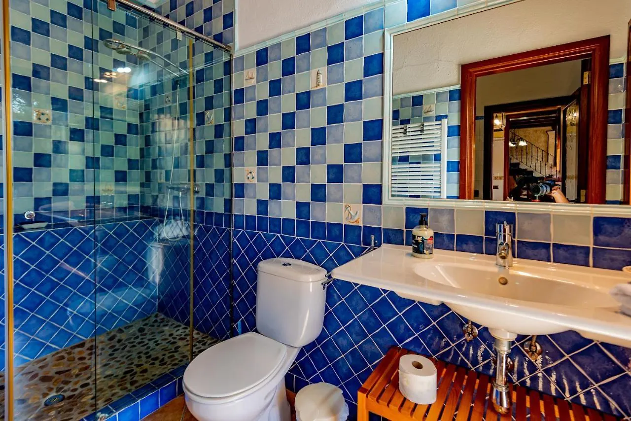 Villa In Center Of Pollensa With Pool And Jacuzzi  波连斯萨